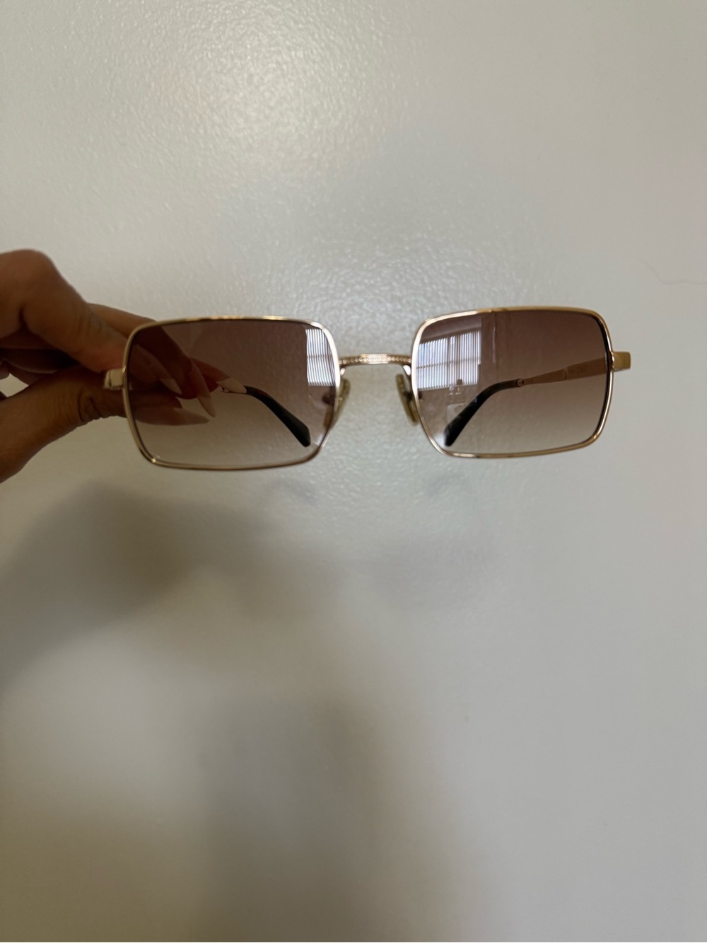 BRAND NEW-Quay Australia Black Gold frame and Brown Lenses
